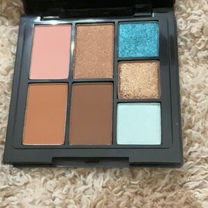 Reina Rebelde Sirena wet dry eyeshadow palette.